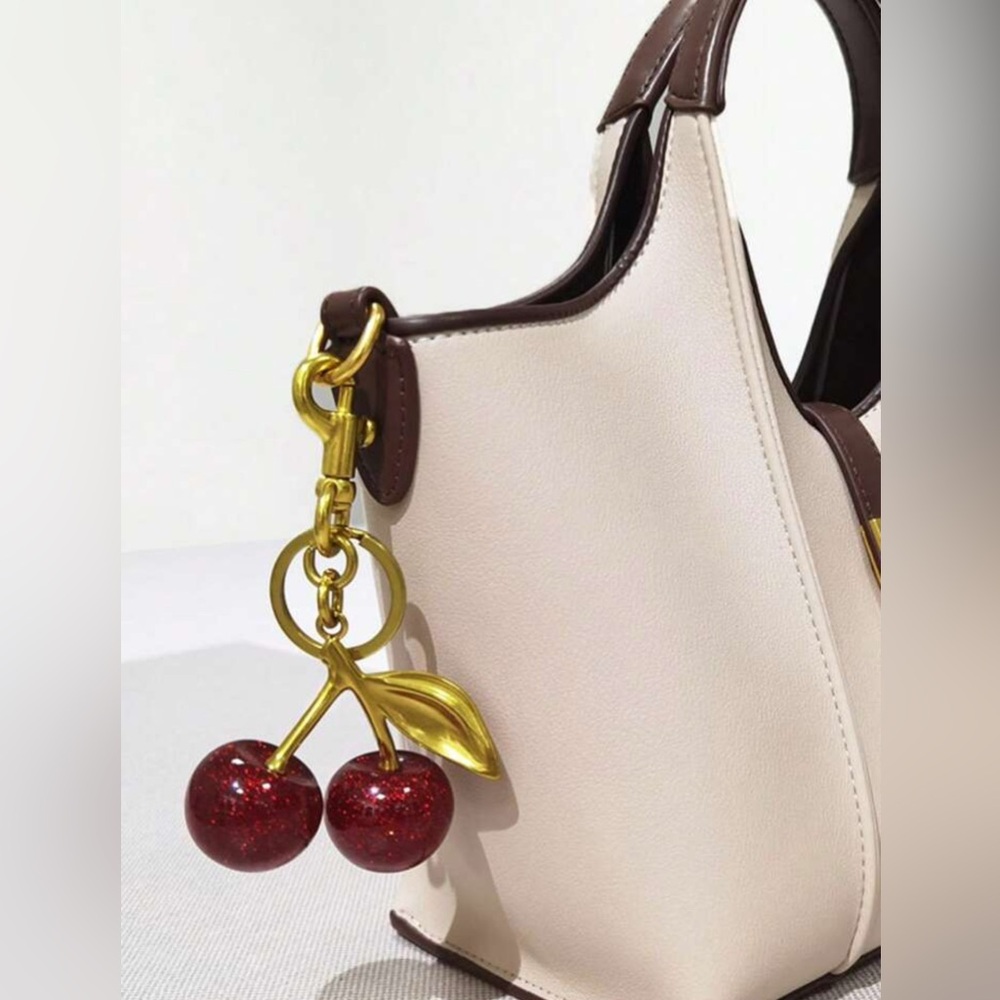 🍒🍒Cherry Keychain Purse Charm Stylish Red Glitter Double Cherries NWT - Picture 5 of 8